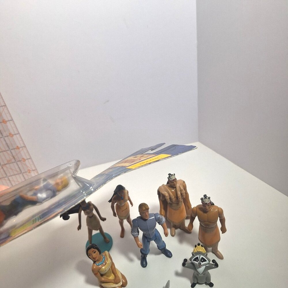 Pocahontas Once Upon A Time Playset Burger King Disney Figures 11 Lot - Picture 7 of 16